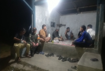 Tingkatkan Keamanan Cegah Potensi Gangguan Kamtibmas, Babinsa Koramil 16/ Tapung Tinjau Pos Siskamli