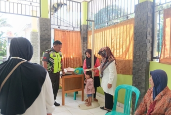 Dukung Program Kesehatan Balita, Babinsa 16/Tapung Dampingi Pelaksanaan Posyandu