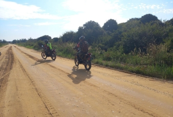 Tingkatkan Kewaspadaan Karhutla, Babinsa Koramil 16/Tapung Tingkatkan Patroli dan Sosialisasi