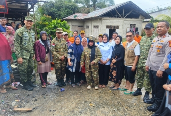 Solidaritas di Tengah Bencana : Dandim 0313/KPR Bersama Bupati Tinjau Langsung Korban Banjir