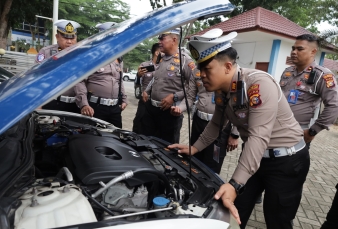 AKP Satrio Pimpin Apel dan Pengecekan Armada Patroli untuk Operasi Lilin 2025