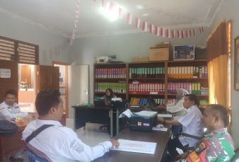 Babinsa Komsos Tingkatkan Kerjasama Bersama Perangkat Desa