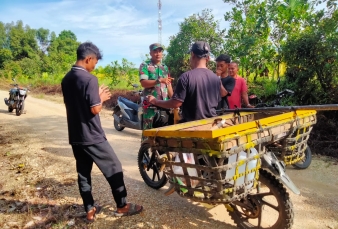 Babinsa Koramil 14/kepenuhan  Laksanakan Patroli dan Sosialisasi Masyarakat Cegah Karhutla