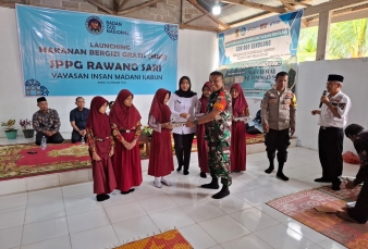 Babinsa Sertu Edi Subroto Dampingi Giat Launching SPPG Rawang Sari di SDN 004 Genduang