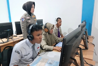 Terima Challenge Tanam Pohon dari Kapolda, Siswa SMA Riau Dapat SIM Gratis
