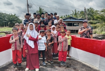 Polsek Sinaboi Gelar Pelepasan BKO Brimob dan BKO Polda Riau, Jembatan Kampung Aman Selesai Dibangun