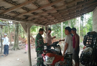 Melalui Komsos, Babinsa Silaturahmi Dengan Mitra Karib