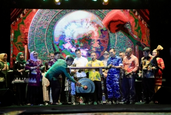 Bupati Kampar Resmi Buka Pesta Rakyat, Ribuan Masyarakat Padati Lapangan Merdeka Bangkinang