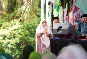 Bupati Afni Z Ajak Muslimat Perkuat Sinergi dan Kemandirian