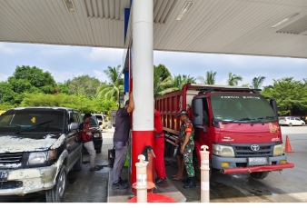 Babinsa Kunjungi SPBU Komsos Bersama Warga Dan Karyawan SPBU